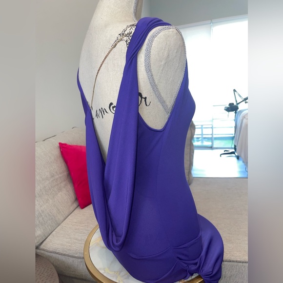 Long purple gown gold chain detail comfortable stretchy material - Picture 7 of 8